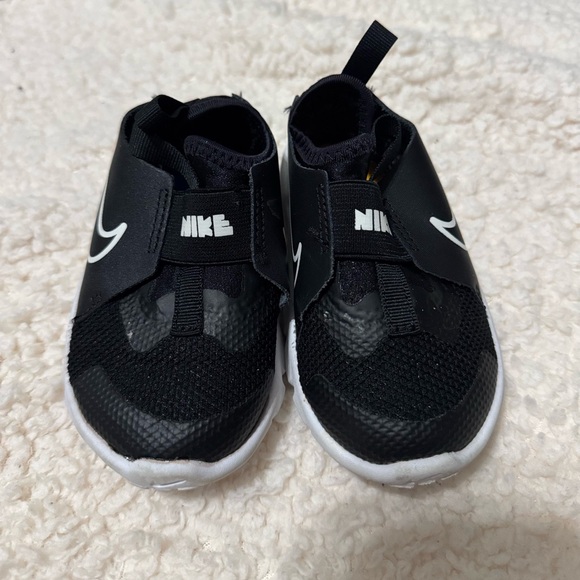 Nike Other - Nike Kids Black and White Slip-On Sneakers